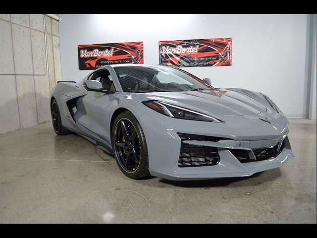 Used 2025 Chevrolet Corvette E-Ray w/ ZER Performance Package AWD/4WD image 3