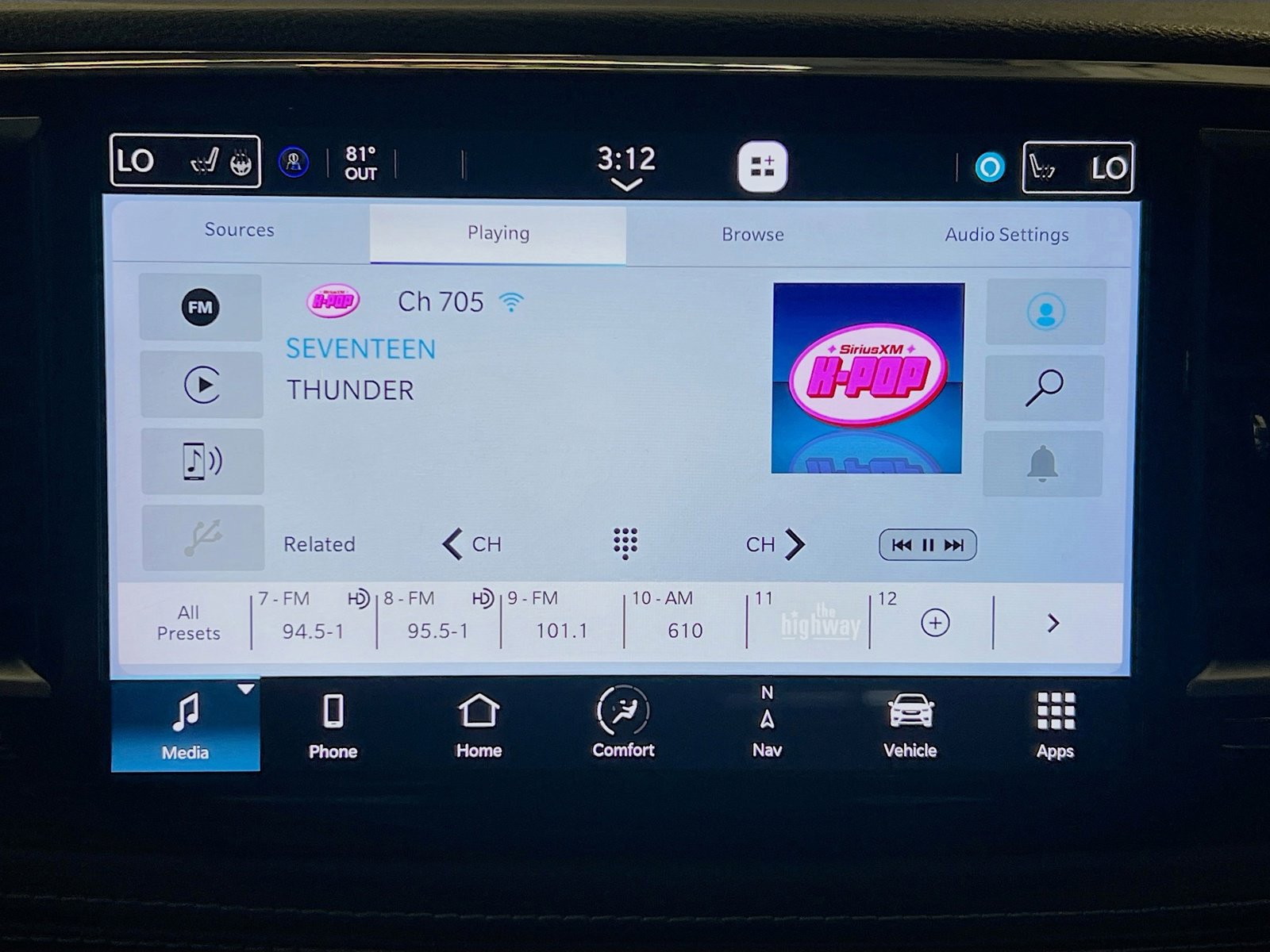 Used 2021 Chrysler Pacifica Limited AWD/4WD image 11