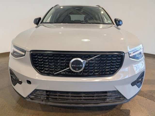 Used 2026 Volvo XC40 B5 Plus w/ Protection Package Premier image 2