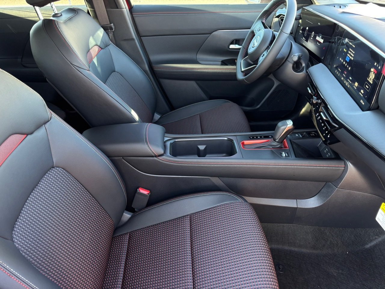 New 2026 Nissan Kicks SR w/ Cold Weather Package FWD image 11