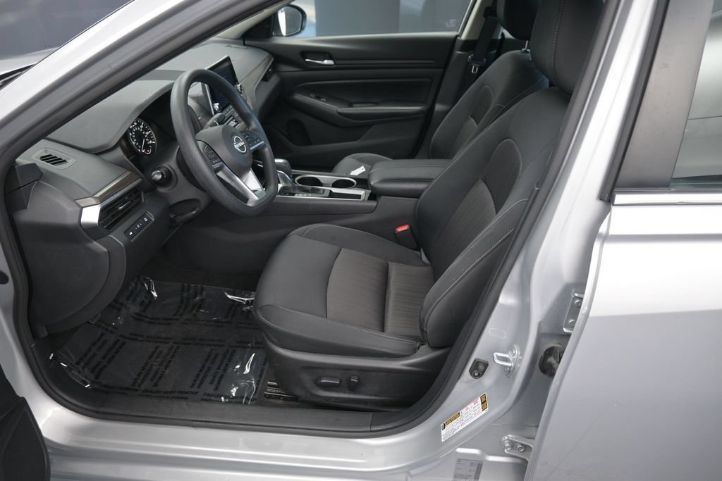 Used 2024 Nissan Altima 2.5 SV FWD image 26