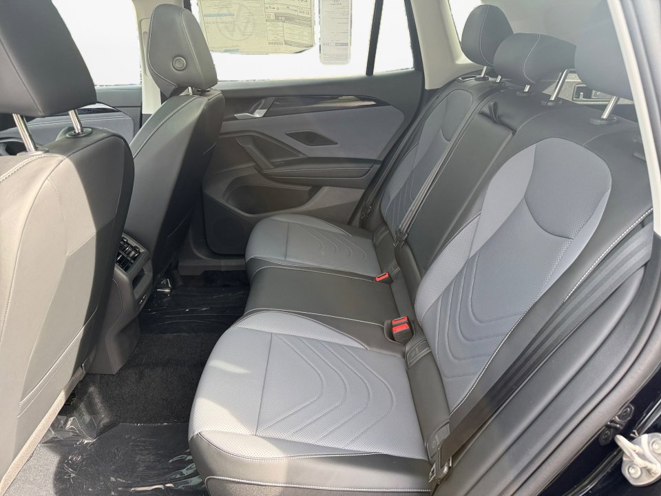 New 2026 Volkswagen Tiguan SE AWD/4WD image 13