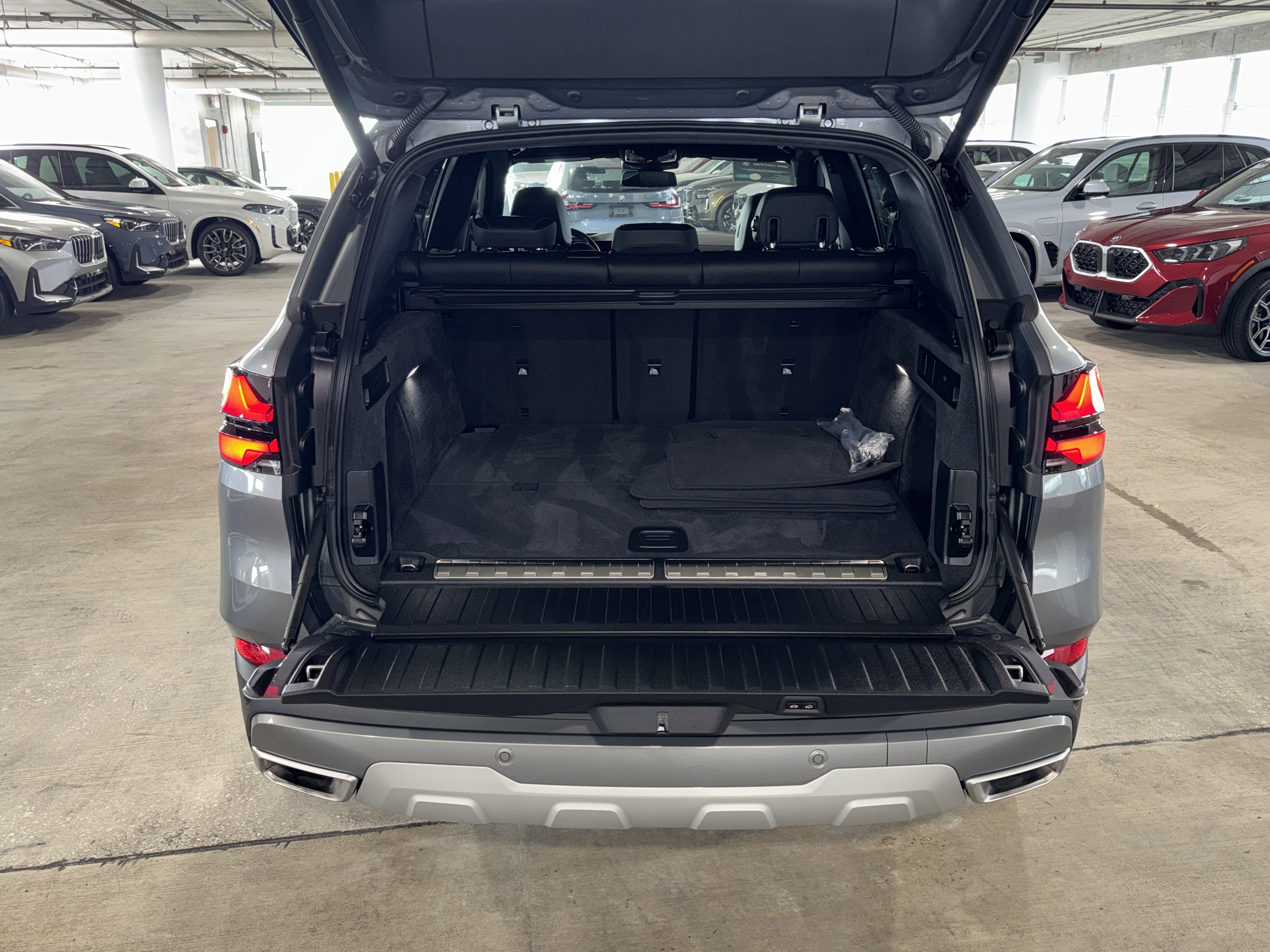 Certified 2025 BMW X5 xDrive50e AWD/4WD image 13