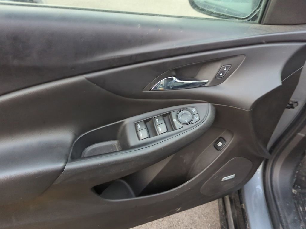 Used 2019 Chevrolet Volt LT w/ Power Convenience Package image 8