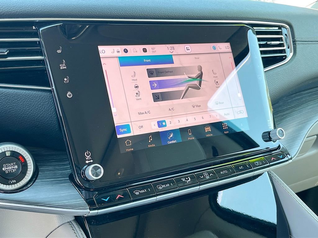 Certified 2024 Jeep Wagoneer L Series III w/ Premium Group I image 16