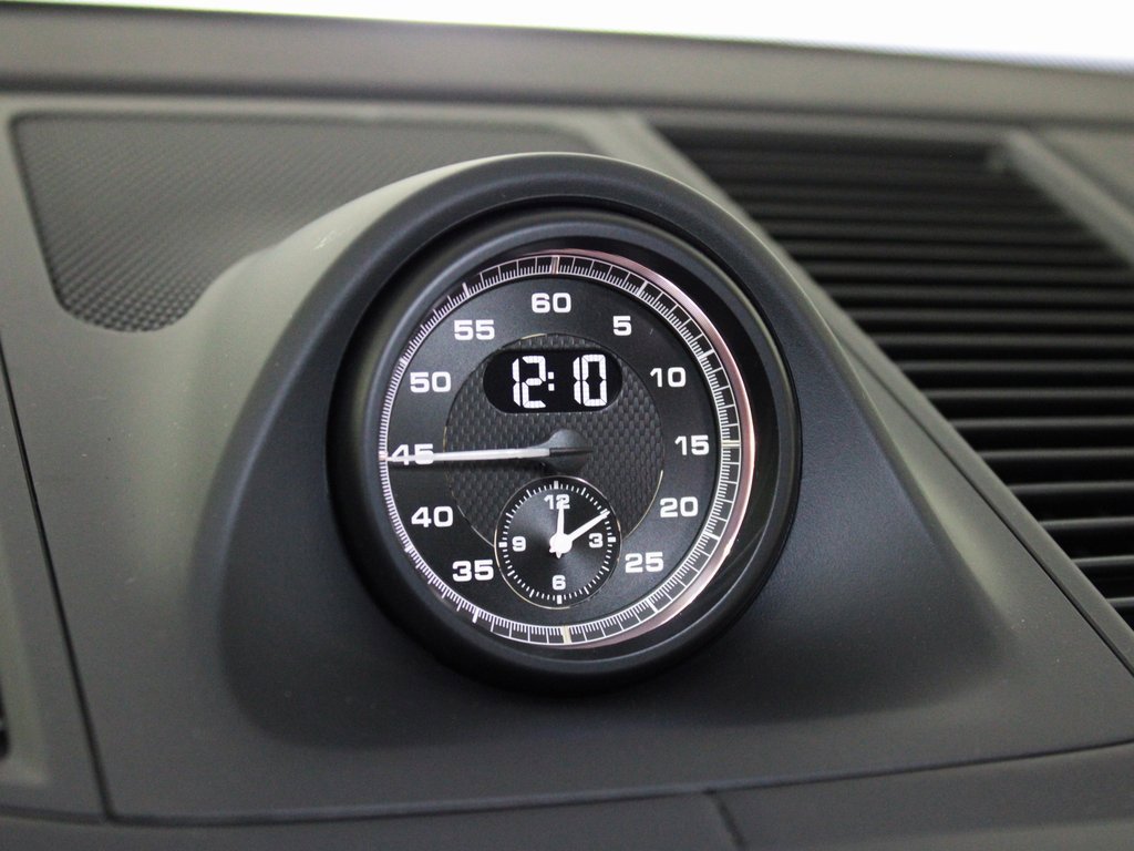 Used 2025 Porsche Macan image 25