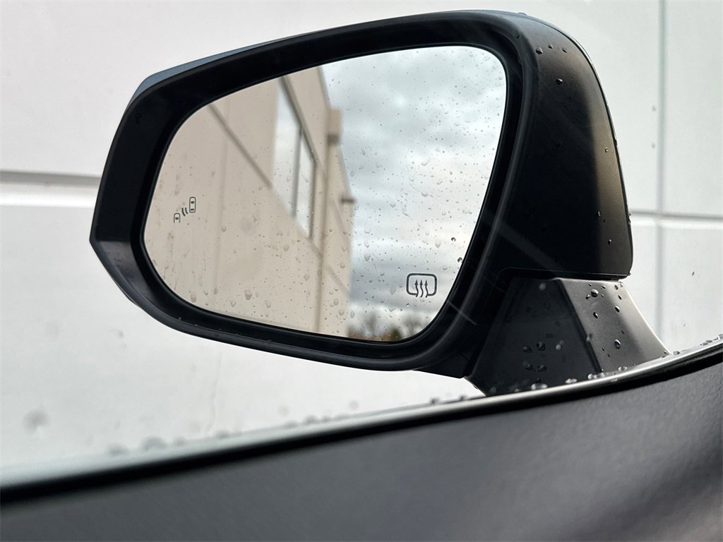 Used 2023 Toyota Highlander Platinum image 32