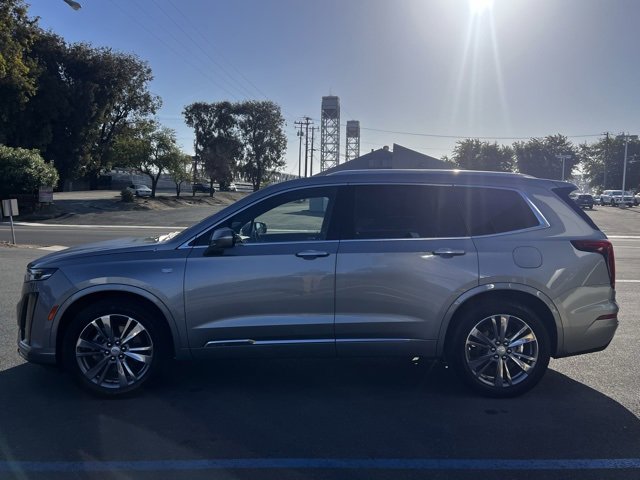 Used 2025 Cadillac XT6 Premium Luxury image 9