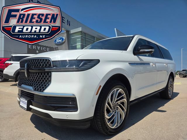 Used 2025 Lincoln Navigator L Reserve AWD/4WD image 1