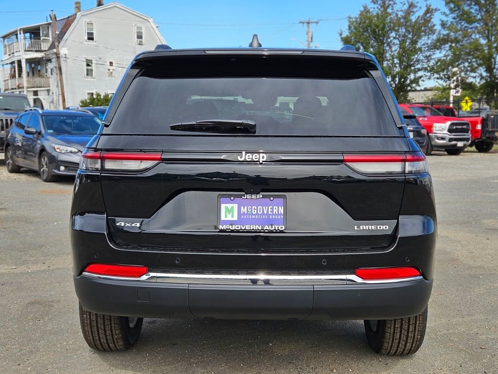 New 2025 Jeep Grand Cherokee Laredo X w/ Luxury Tech Group I image 4