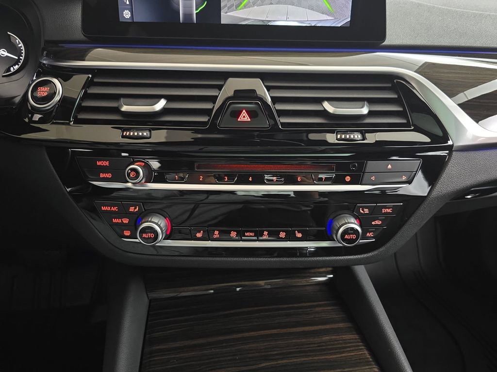 Used 2018 BMW 530e xDrive image 24