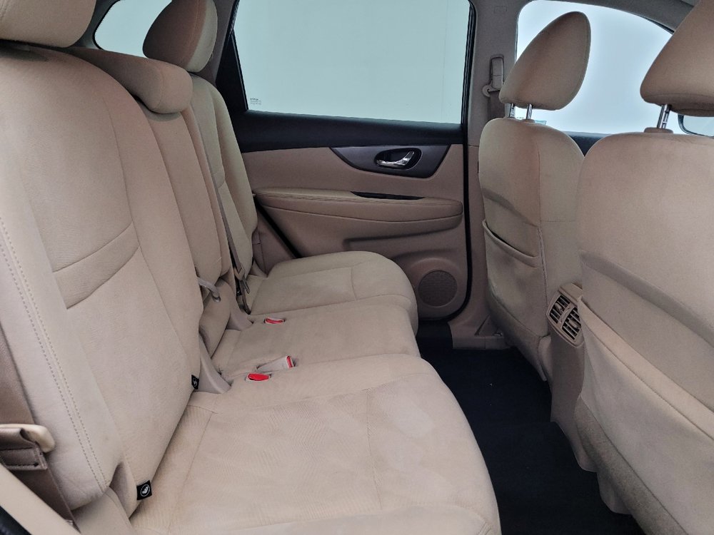 Used 2016 Nissan Rogue SV image 19