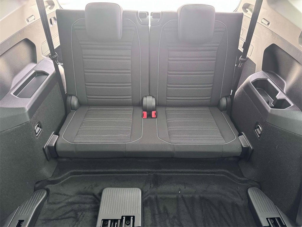 Used 2024 Volkswagen Tiguan S image 19