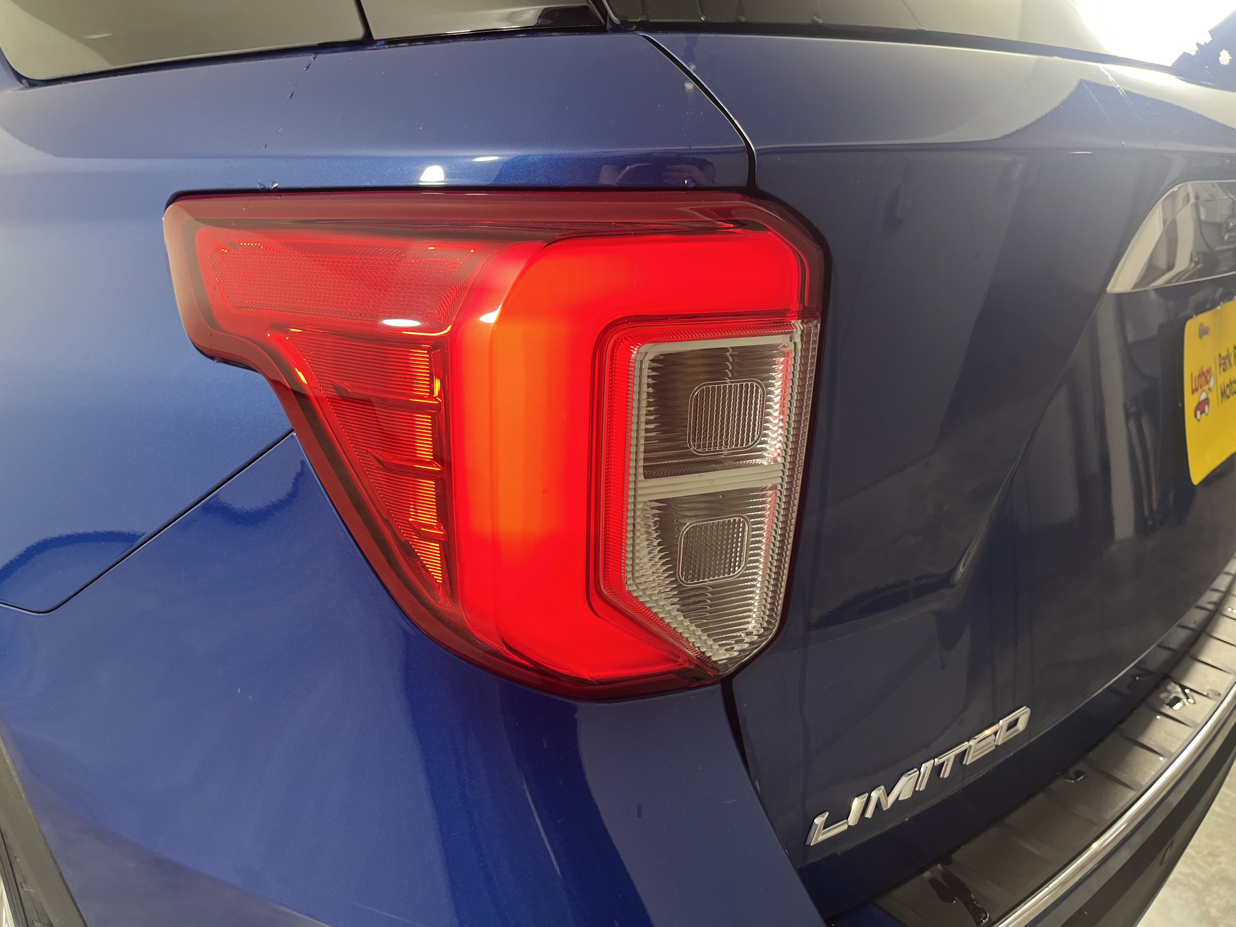 Used 2020 Ford Explorer Limited AWD/4WD image 27