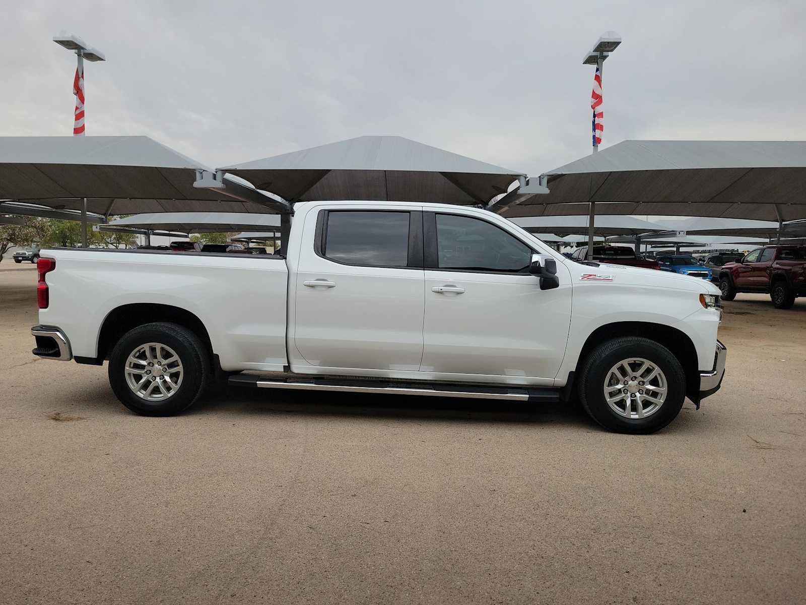 Used 2022 Chevrolet Silverado 1500 LT w/ Diesel Off-Road Package AWD/4WD image 9