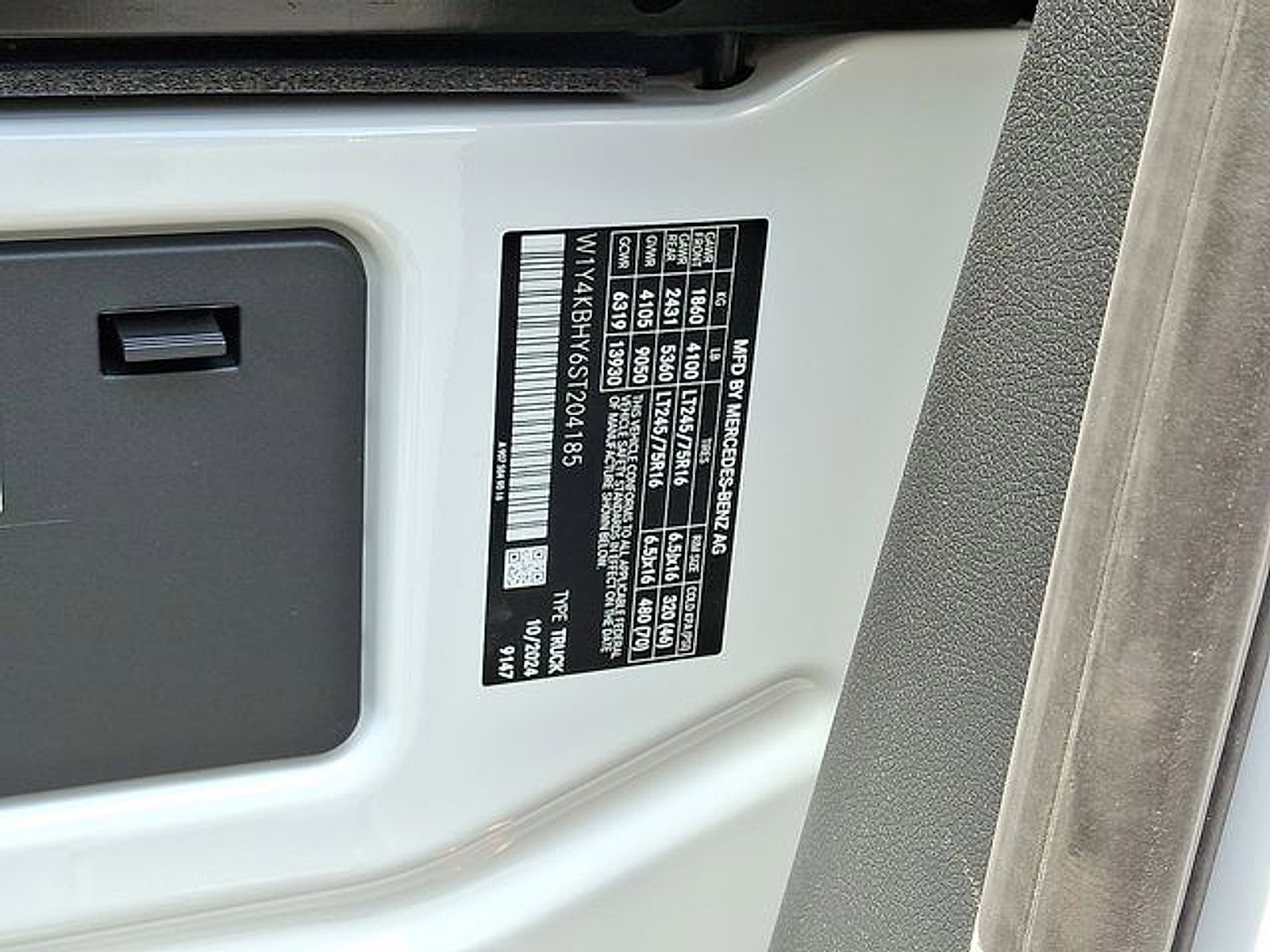 Used 2025 Mercedes-Benz Sprinter 2500 image 22