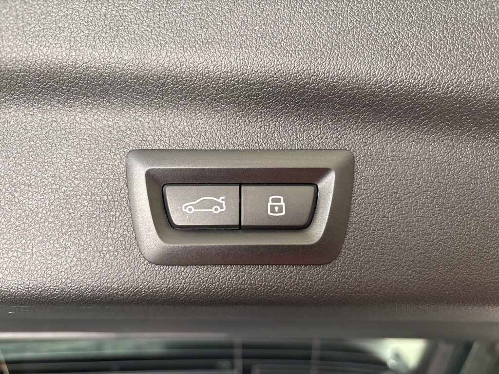 Certified 2025 BMW X1 xDrive28i w/ Convenience Package image 32