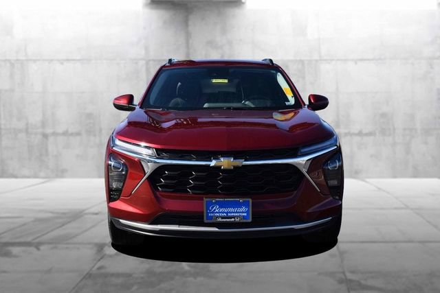 Used 2025 Chevrolet Trax LT w/ LT Convenience Package image 4