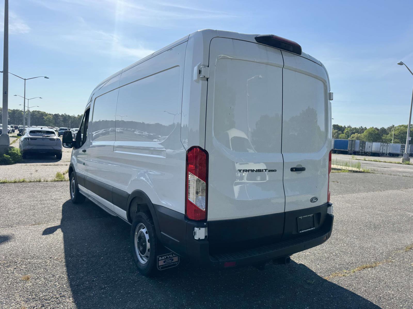 New 2026 Ford Transit 250 148 Medium Roof RWD image 5