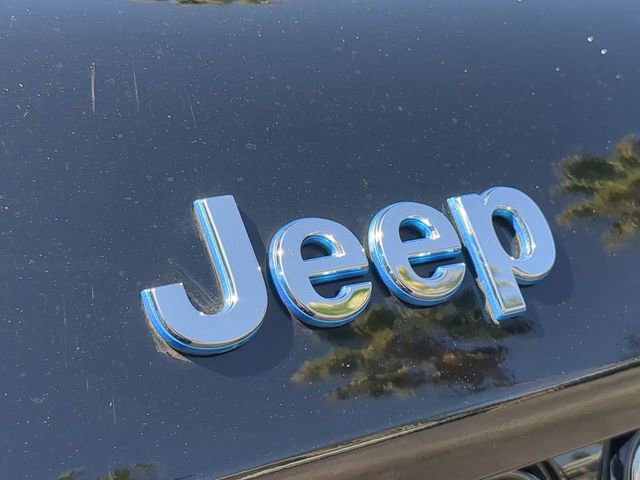 Used 2023 Jeep Grand Cherokee Overland image 13