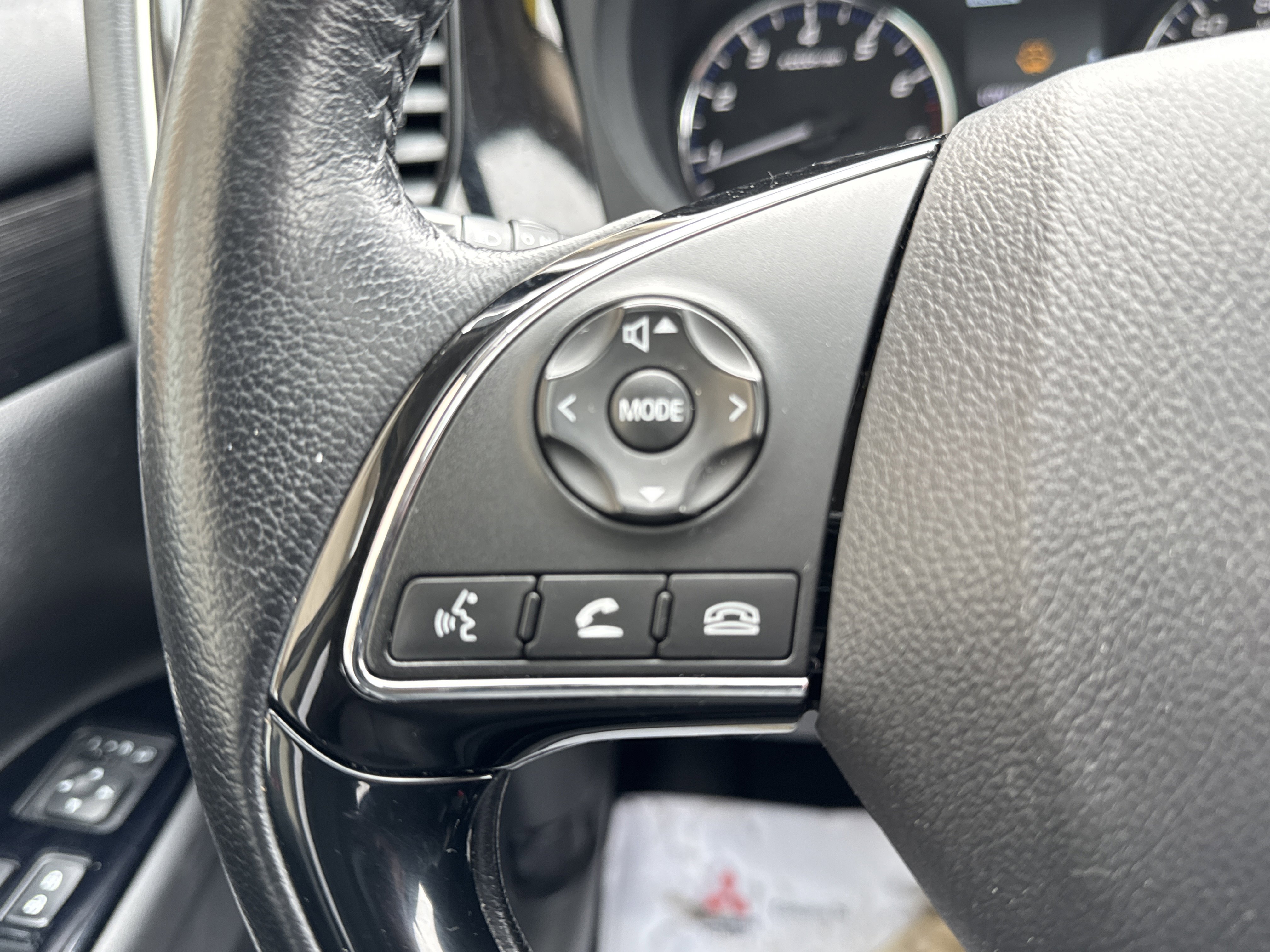 Used 2017 Mitsubishi Outlander SEL image 19