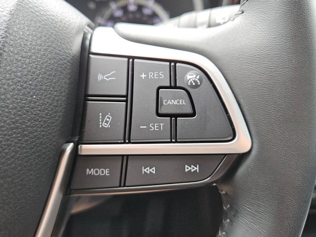 Used 2023 Toyota Highlander XLE FWD image 15