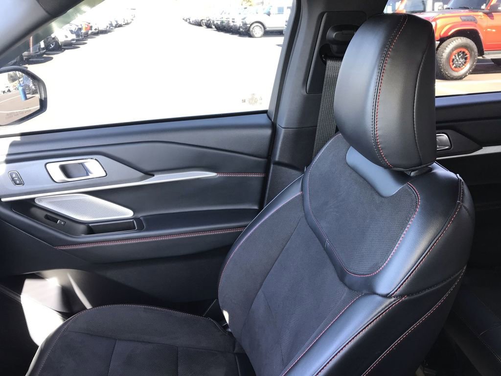 Used 2025 Ford Explorer ST w/ Sun And Sound Package AWD/4WD image 25