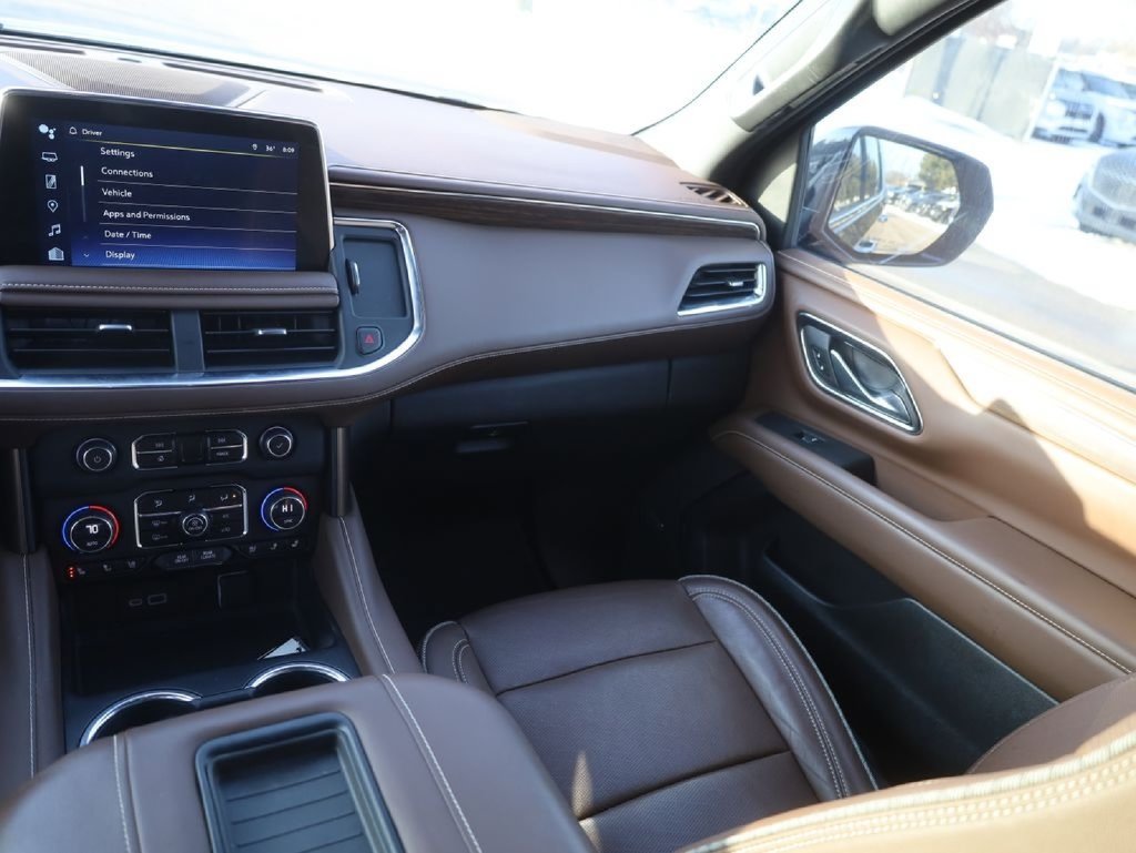 Used 2023 Chevrolet Tahoe High Country AWD/4WD image 31
