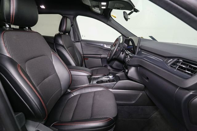 Used 2024 Ford Escape ST-Line w/ Tech Pack #1 AWD/4WD image 17