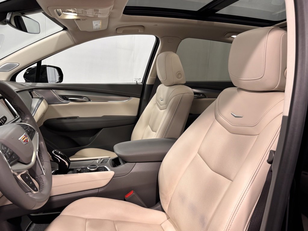Used 2023 Cadillac XT5 Premium Luxury w/ LPO, Floor Liner Package image 12