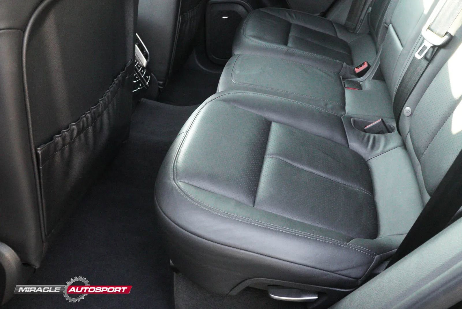 Used 2014 Porsche Cayenne Turbo image 24