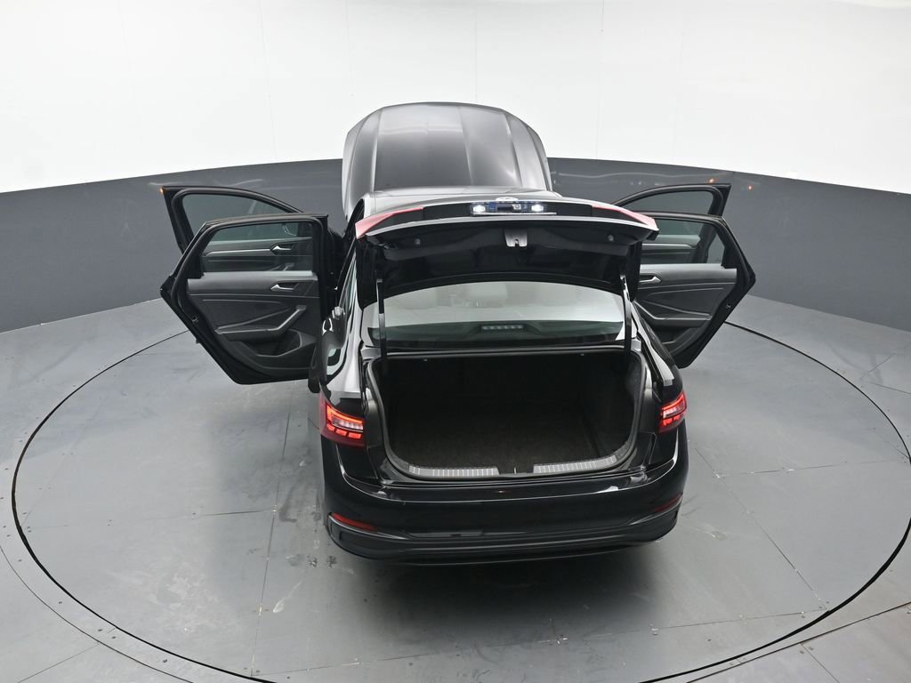 Used 2023 Volkswagen Jetta Sport image 44