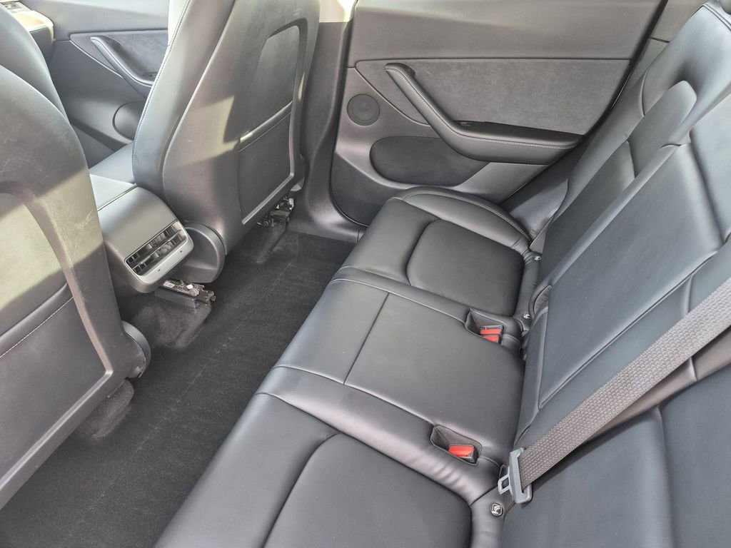 Used 2021 Tesla Model Y Long Range image 12