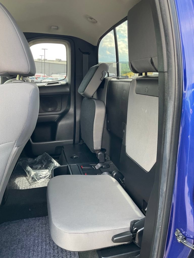 Used 2022 Toyota Tacoma SR5 AWD/4WD image 30