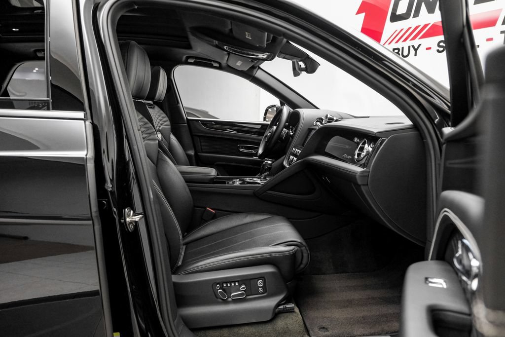 Used 2023 Bentley Bentayga Extended Wheelbase AWD/4WD image 33