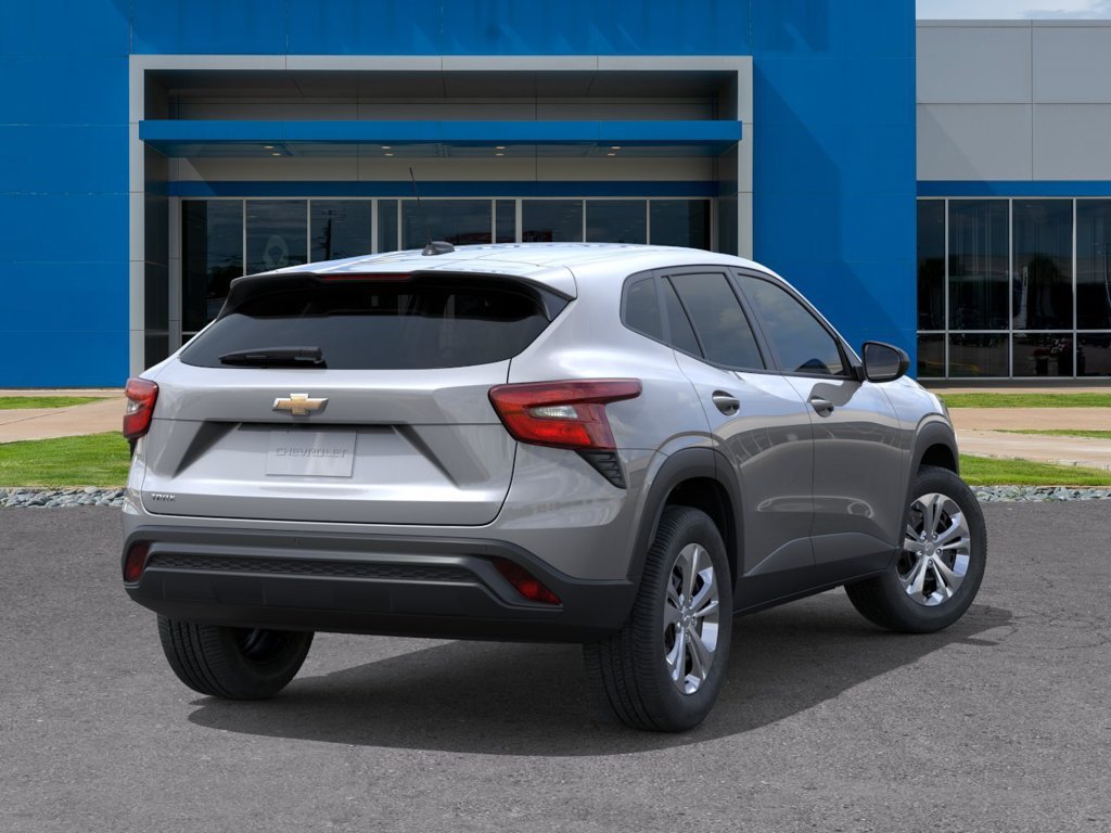 New 2026 Chevrolet Trax LS w/ Driver Confidence Package FWD image 4