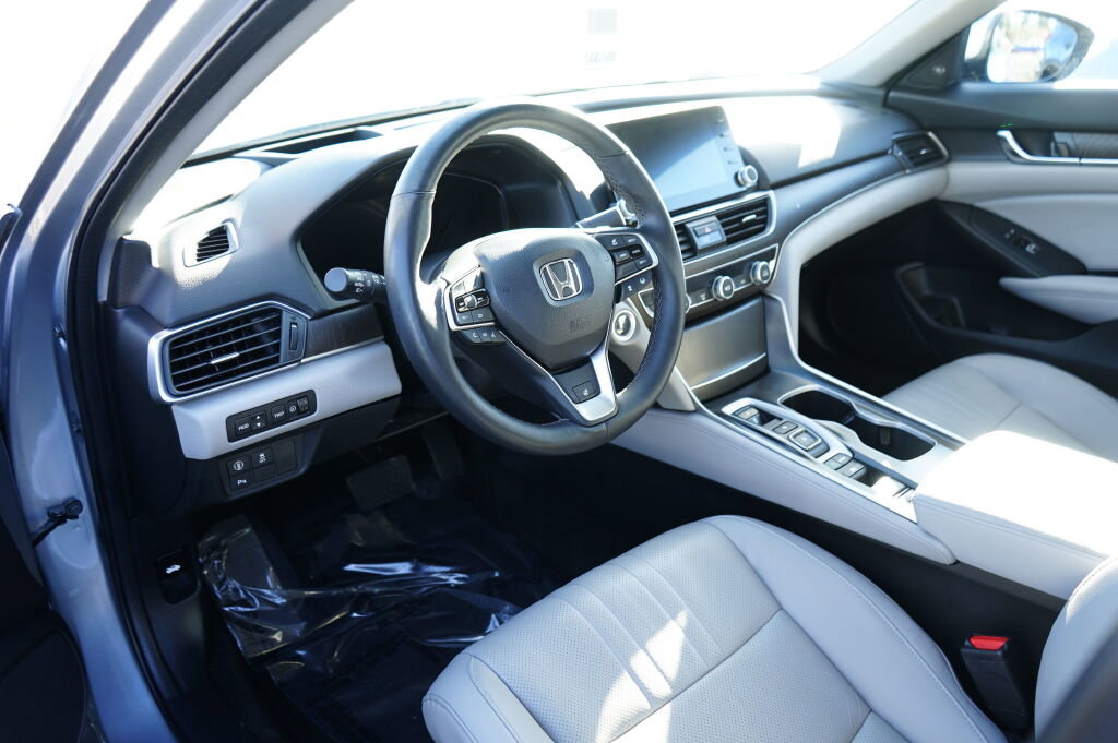 Used 2018 Honda Accord Touring image 15