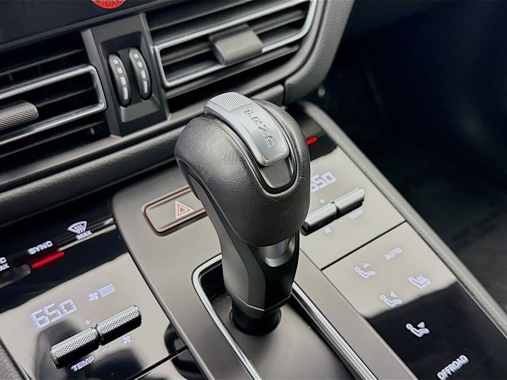 Certified 2024 Porsche Macan image 21
