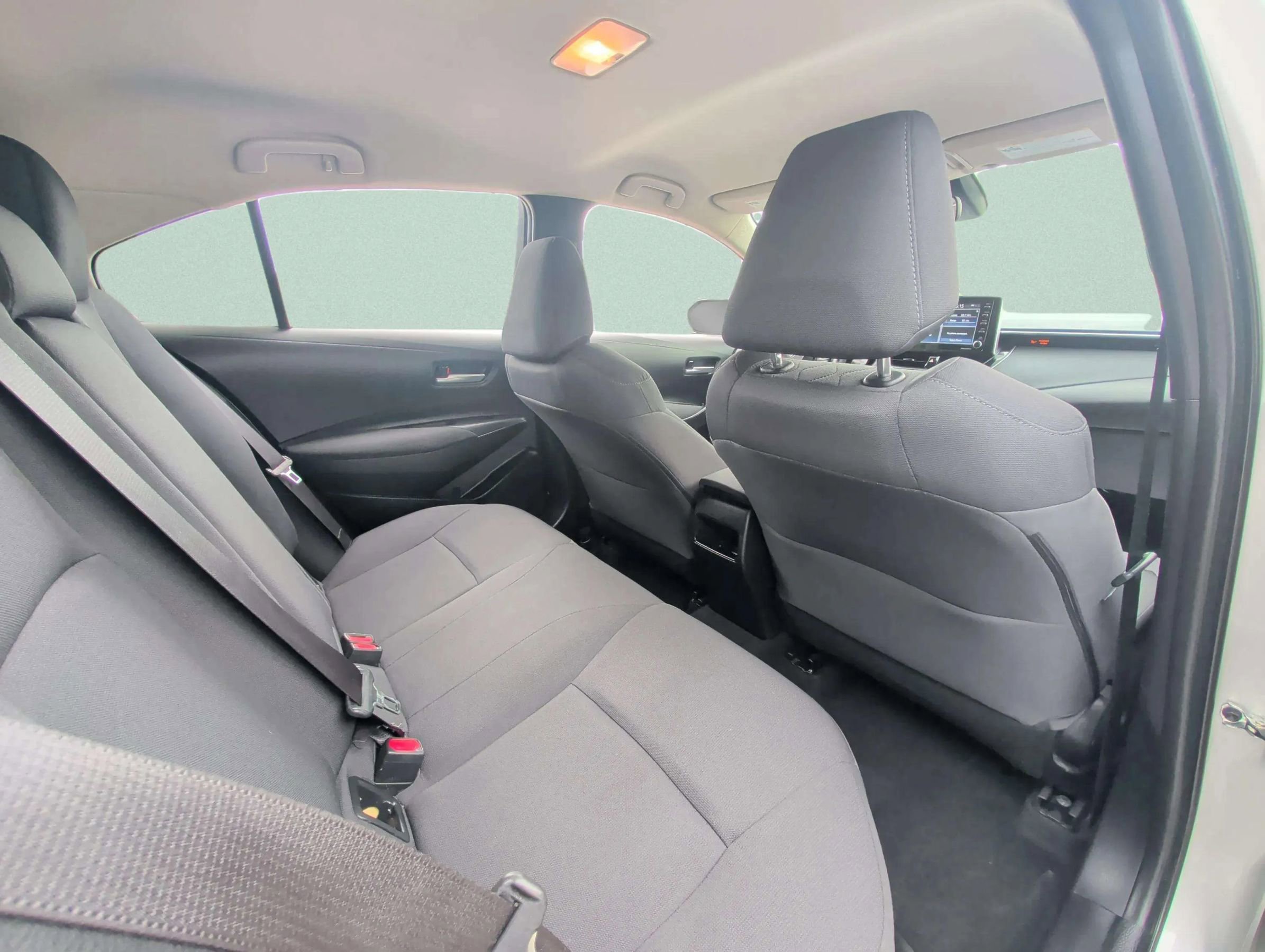 Used 2021 Toyota Corolla LE FWD image 25