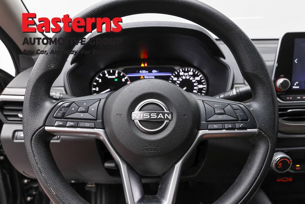 Used 2024 Nissan Altima 2.5 SV FWD image 11