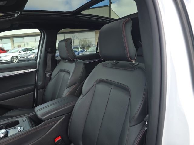 Used 2024 Jeep Wagoneer Launch Edition image 16