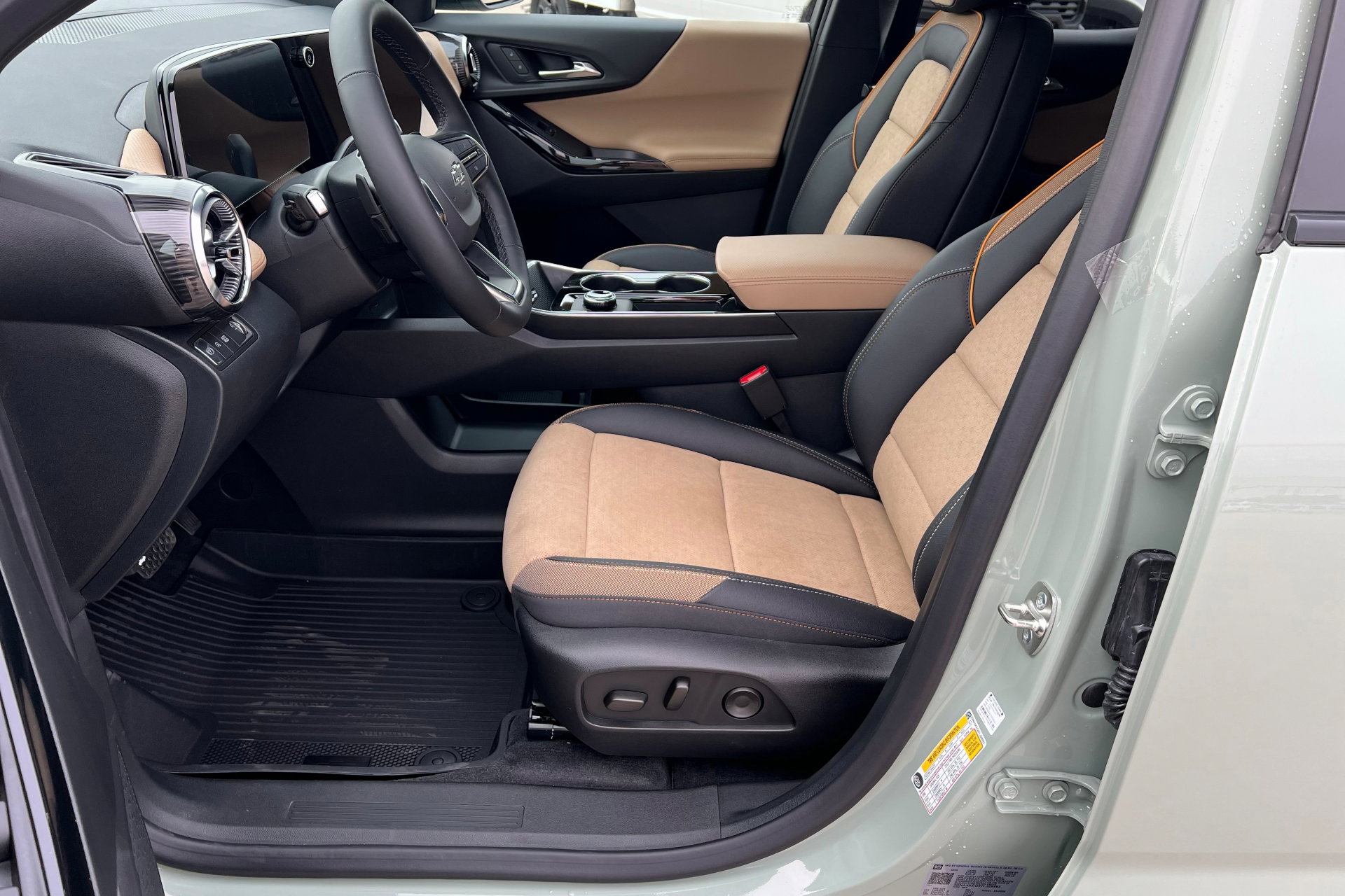 New 2026 Chevrolet Equinox ACTIV image 18