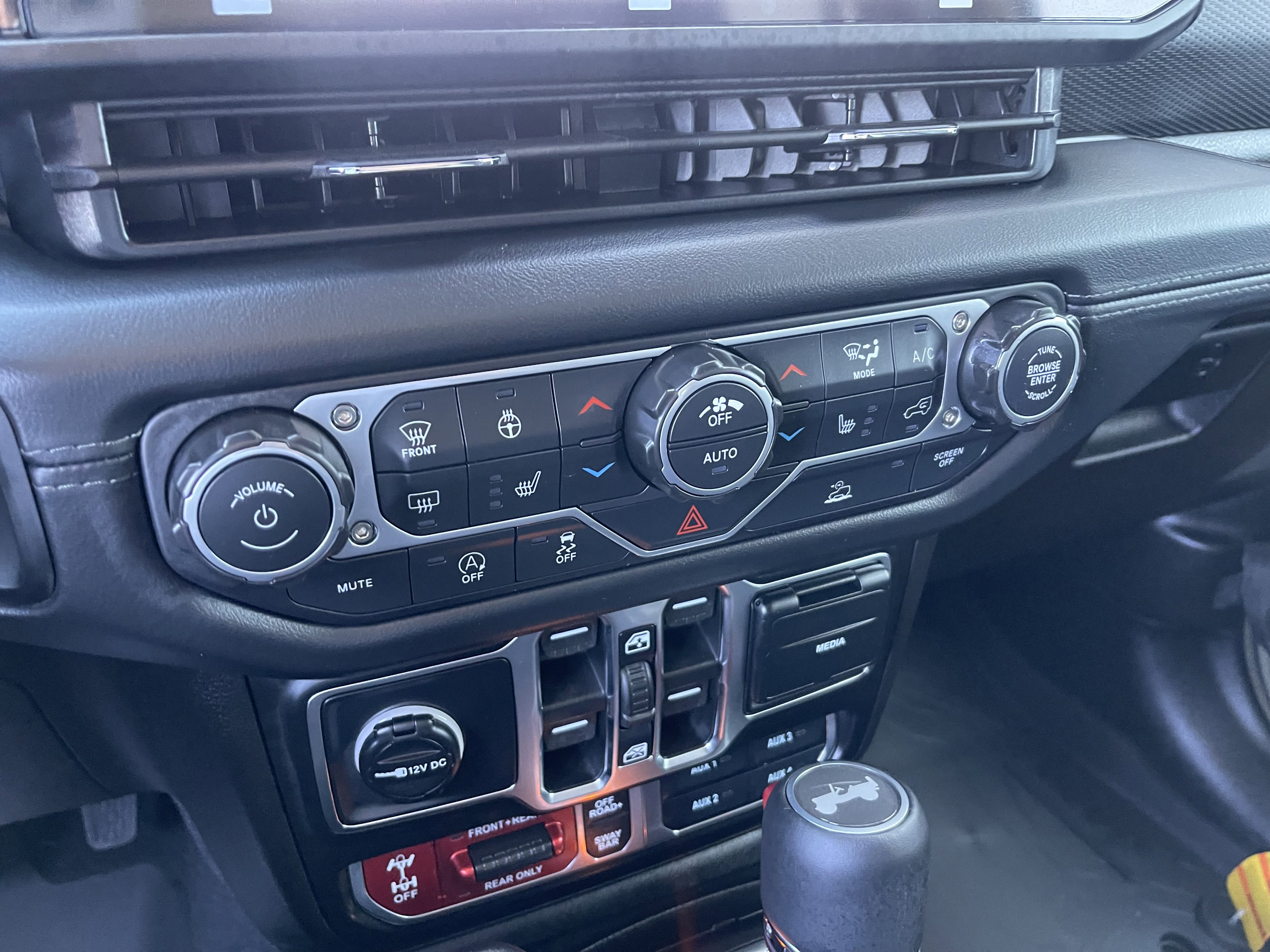 New 2026 Jeep Wrangler Unlimited Rubicon AWD/4WD image 29