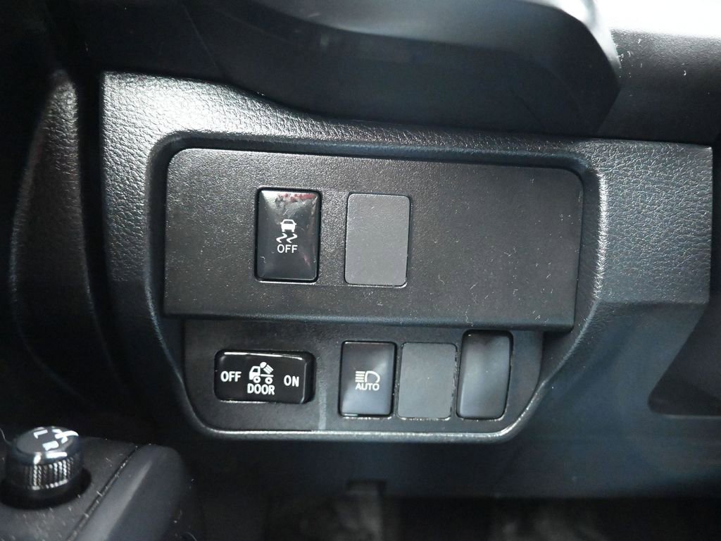 Used 2020 Toyota Tacoma SR w/ SR Convenience Package RWD image 26
