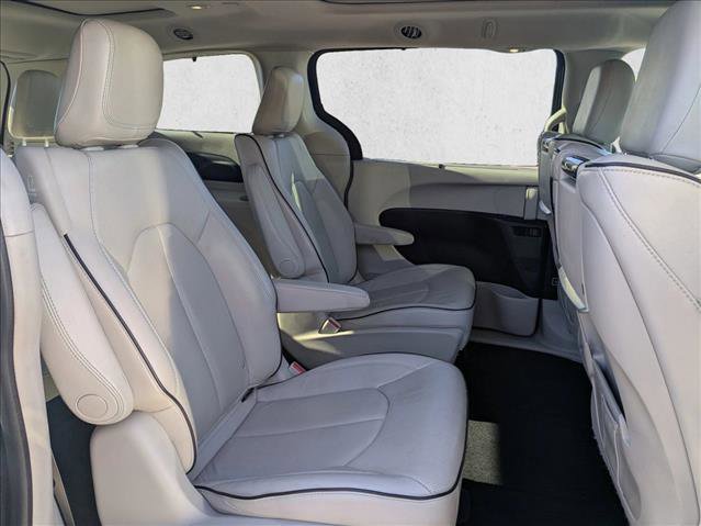 Used 2019 Chrysler Pacifica Limited w/ Advanced Safetytec Group image 24