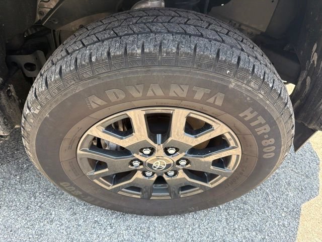 Used 2025 Toyota 4Runner SR5 AWD/4WD image 13