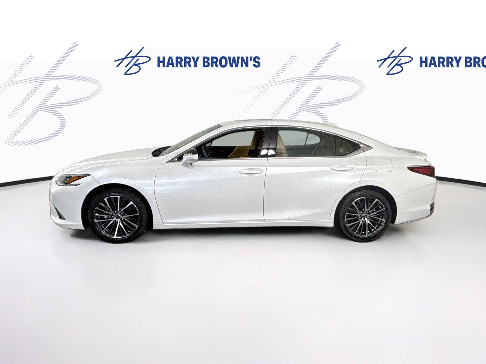 Used 2024 Lexus ES 300h w/ Premium Package FWD image 5
