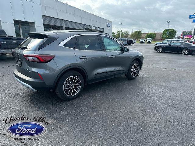 New 2025 Ford Escape SE FWD image 3