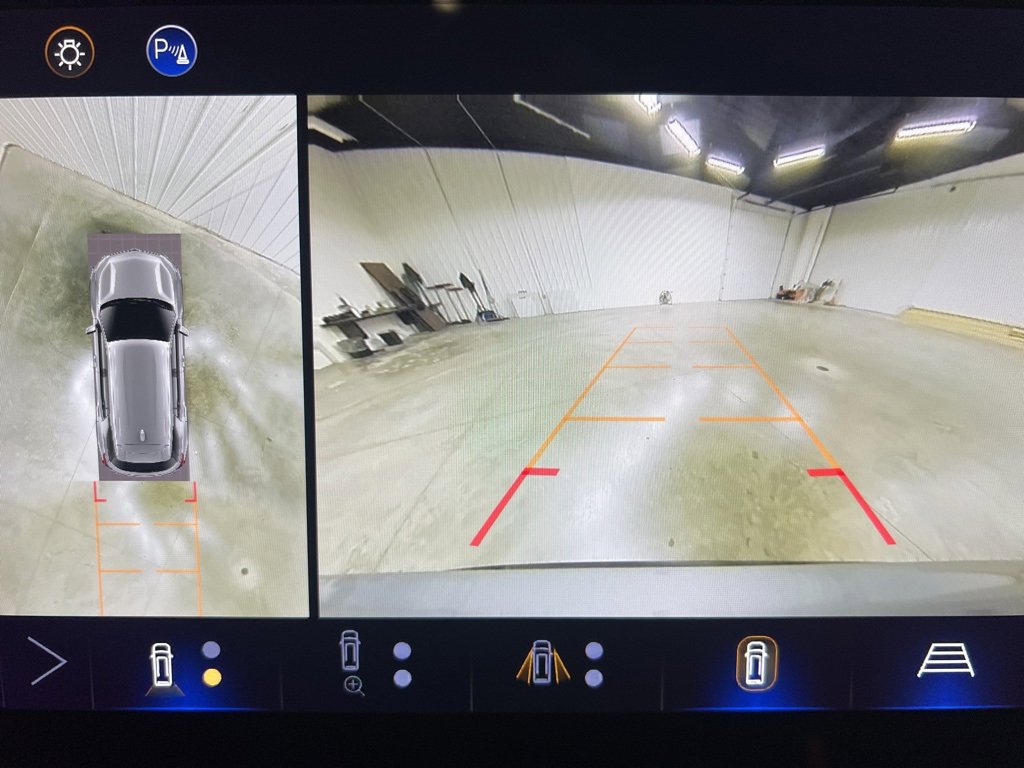 Certified 2025 Chevrolet Equinox RS w/ Safety and Technology Package image 18