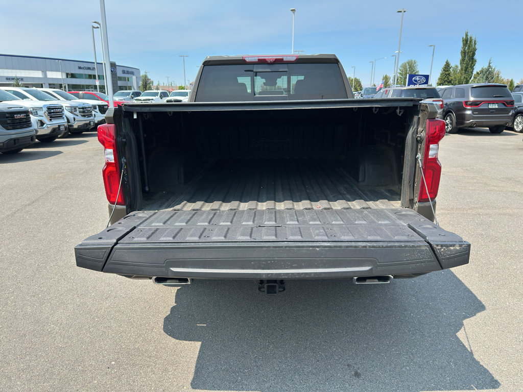 Used 2023 Chevrolet Silverado 1500 High Country w/ Technology Package AWD/4WD image 13